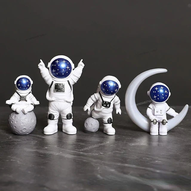4 pcs Astronaut Figure Decor