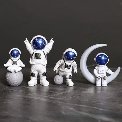 4 pcs Astronaut Figure Decor