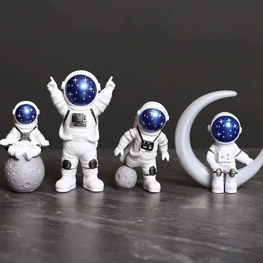 4 pcs Astronaut Figure Decor