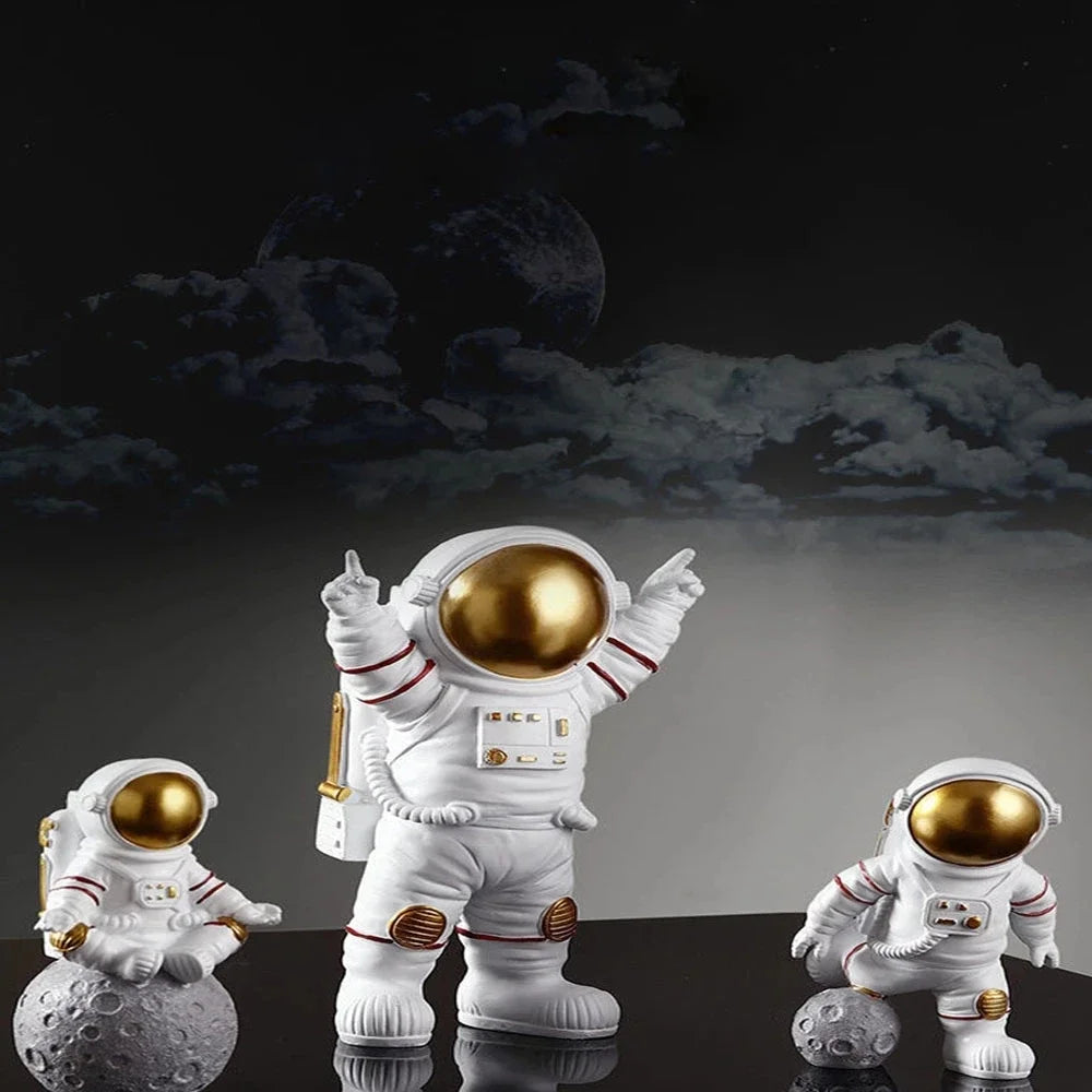 4 pcs Astronaut Figure Decor