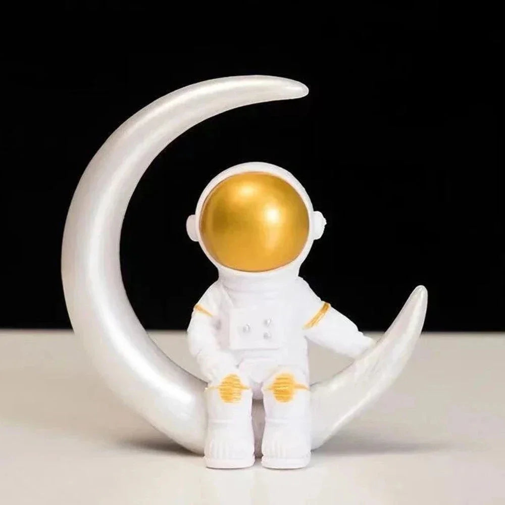 4 pcs Astronaut Figure Decor